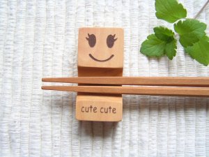 画像1: ロット10【廃盤セール】女の子　箸置き (1)