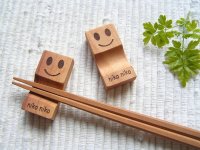 画像1: ロット10【廃盤セール】 ニコニコ　箸置き